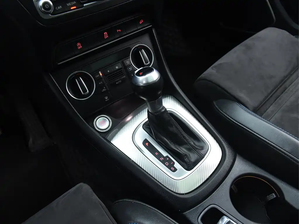 Audi Audi Q3 2018 30th Anniversary Edition 35 TFSI Sport Model 2018 - thumbnail 10