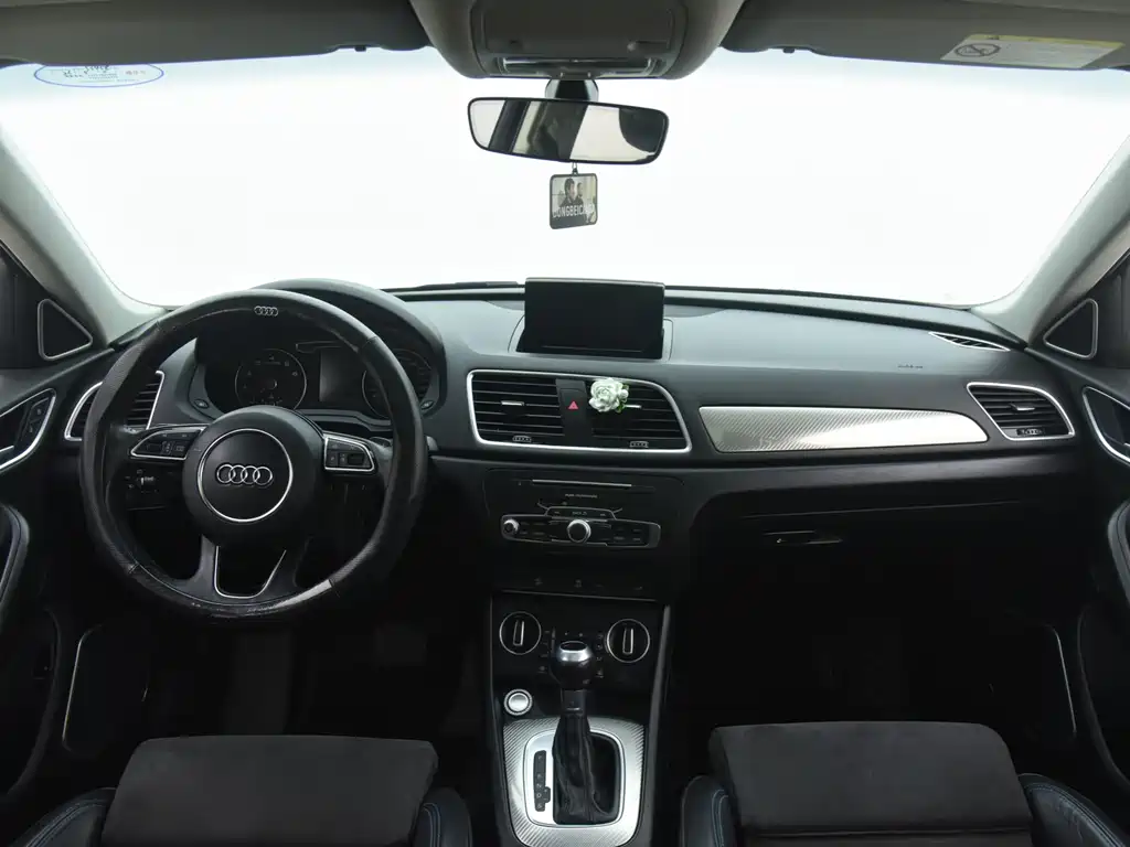 Audi Audi Q3 2018 30th Anniversary Edition 35 TFSI Sport Model 2018 - thumbnail 15