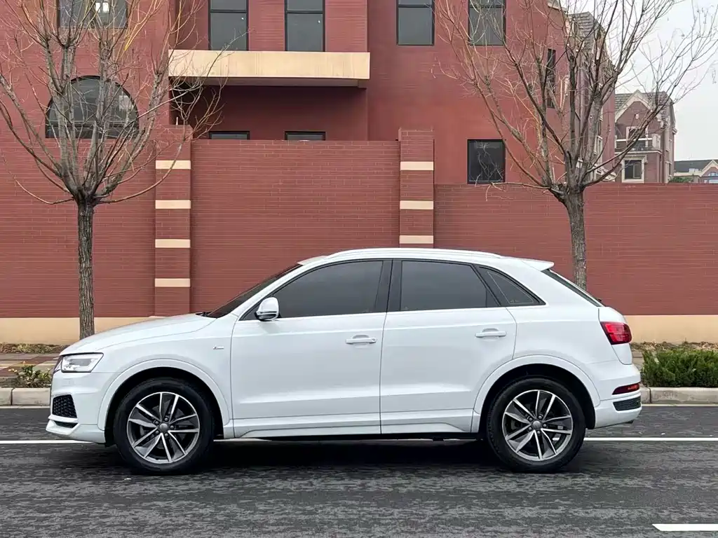 Audi Audi Q3 2018 30th Anniversary Edition 35 TFSI Sport Model 2018 - thumbnail 20