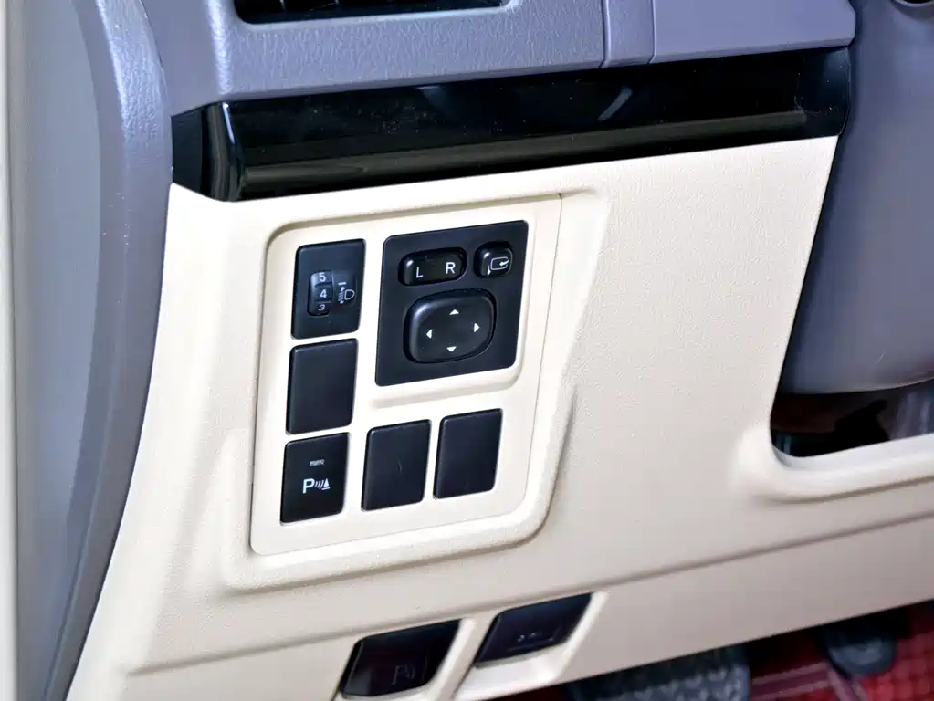 Toyota Toyota Land Cruiser Prado 2017 4.0L Middle East Version 2018 - thumbnail 18