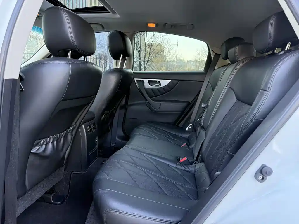 Infiniti Infiniti QX70 2013 3.7L Standard Edition 2015 - thumbnail 5