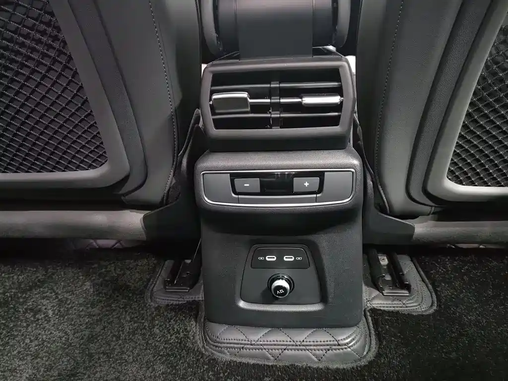 Audi Audi Q4 e-tron 2024 40 e-tron Premium Edition 2025 - thumbnail 16