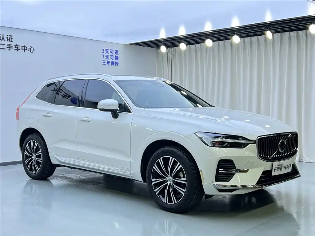 Volvo Volvo XC60 2022 B5 AWD Intelligent Luxury Edition 2022 - thumbnail 2