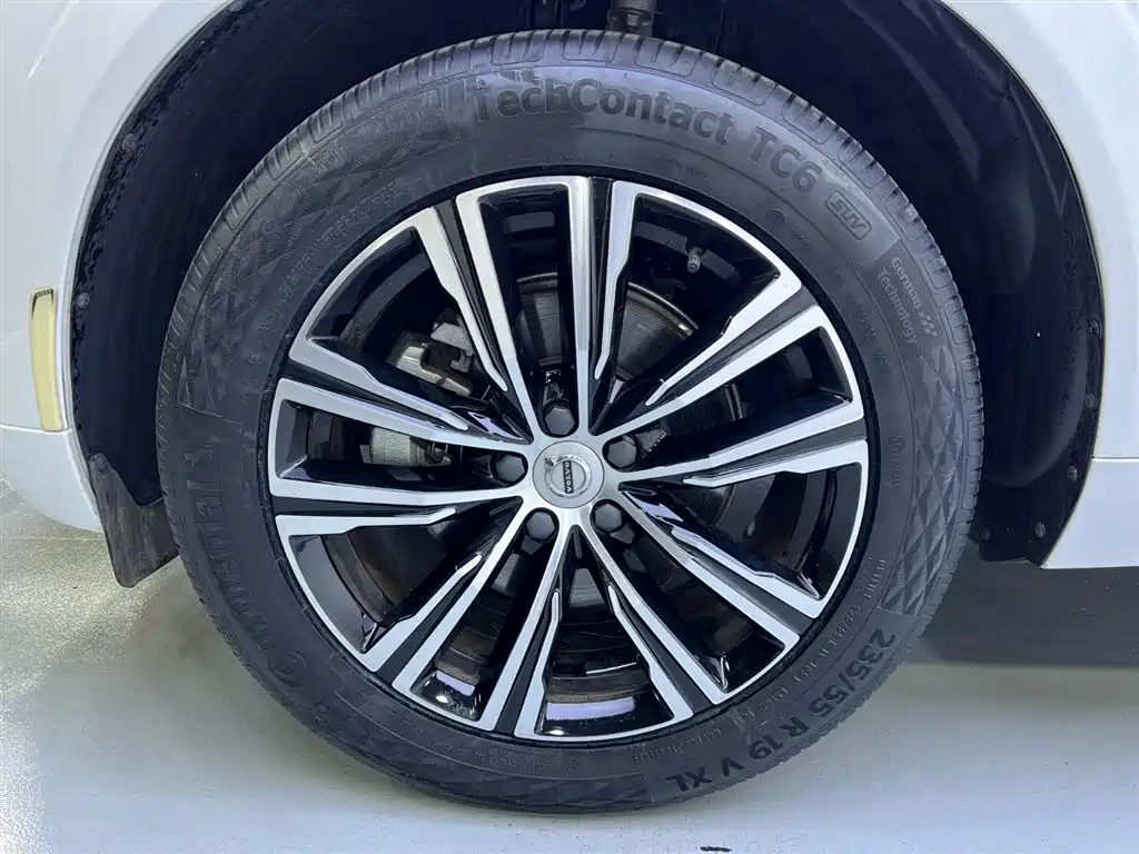 Volvo Volvo XC60 2022 B5 AWD Intelligent Luxury Edition 2022 - thumbnail 21