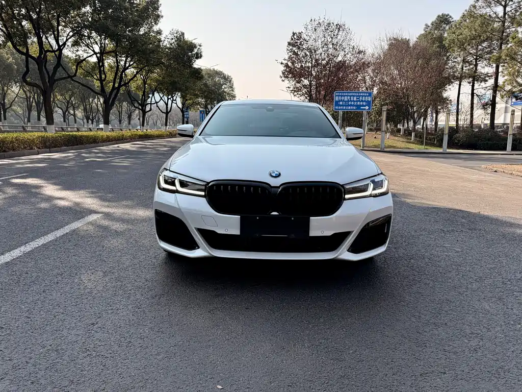 BMW BMW 5 Series 2022 Model Update 2 525Li M Sport Package 2023 - thumbnail 2