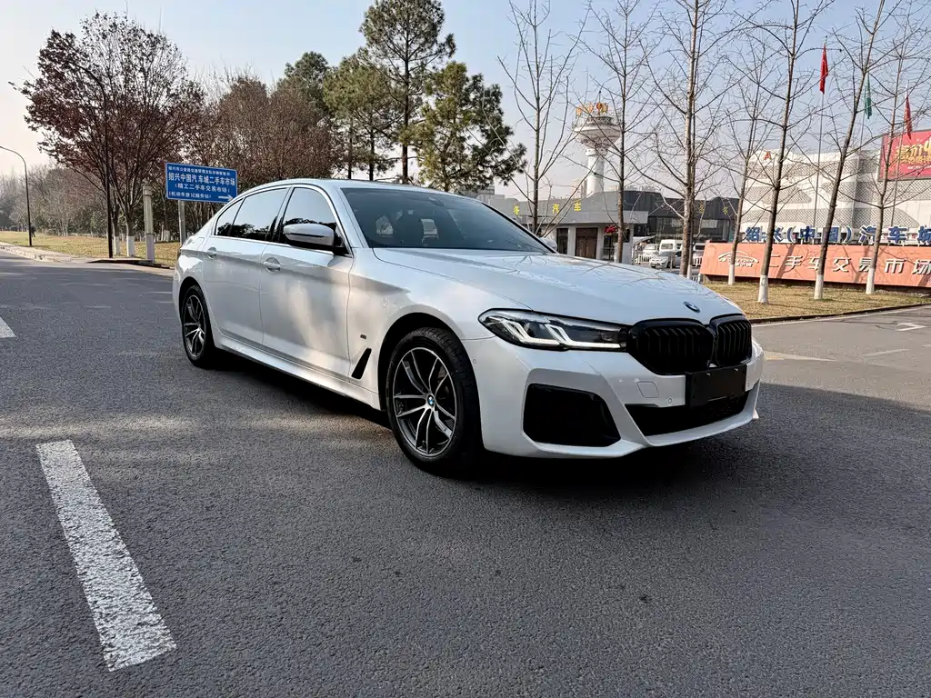 BMW BMW 5 Series 2022 Model Update 2 525Li M Sport Package 2023 - thumbnail 3