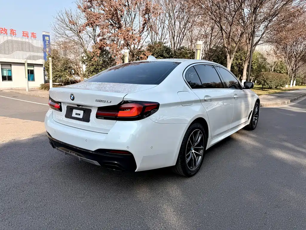 BMW BMW 5 Series 2022 Model Update 2 525Li M Sport Package 2023 - thumbnail 5