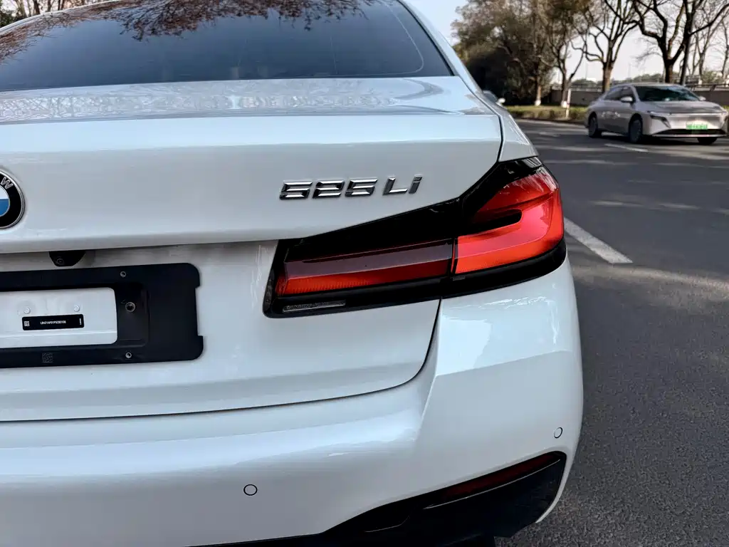 BMW BMW 5 Series 2022 Model Update 2 525Li M Sport Package 2023 - thumbnail 6