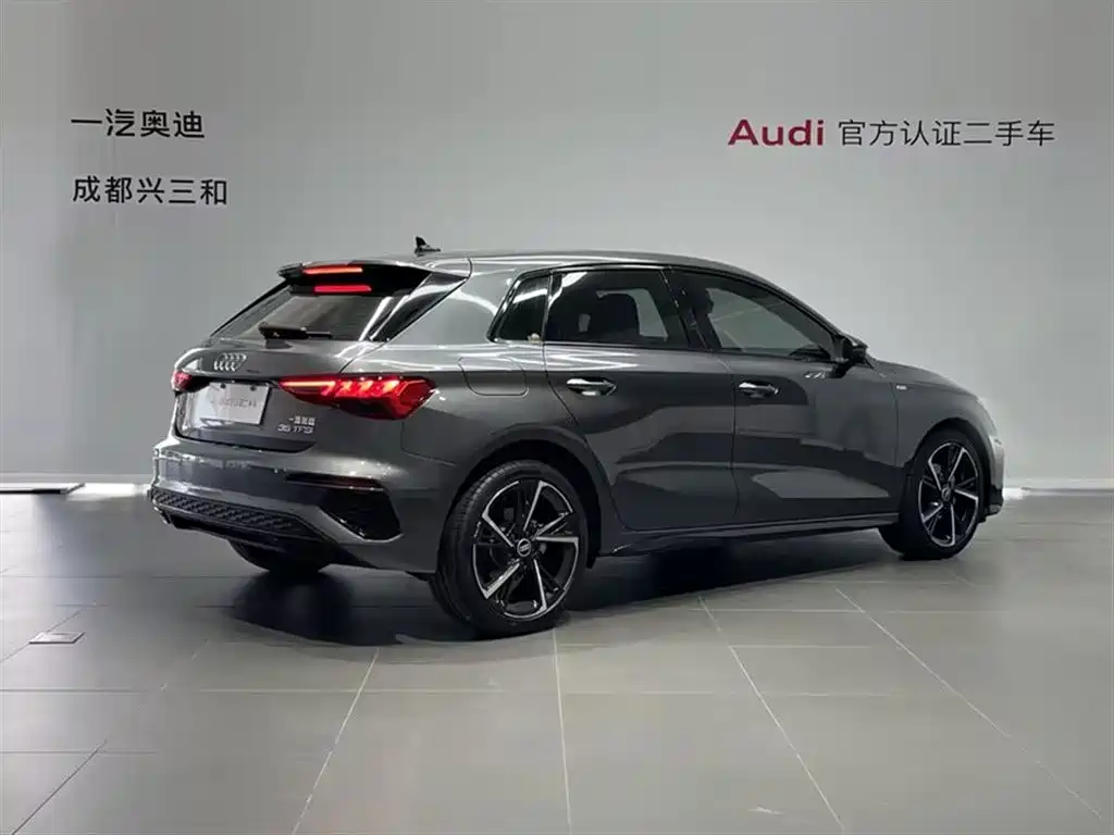 Audi Audi A3 2024 Sportback 35 TFSI Fashion Sport Edition 2024 - thumbnail 4