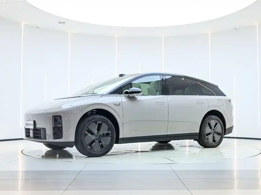 Li Auto Li Auto L6 2WD Standard Edition 2025 Model 2025