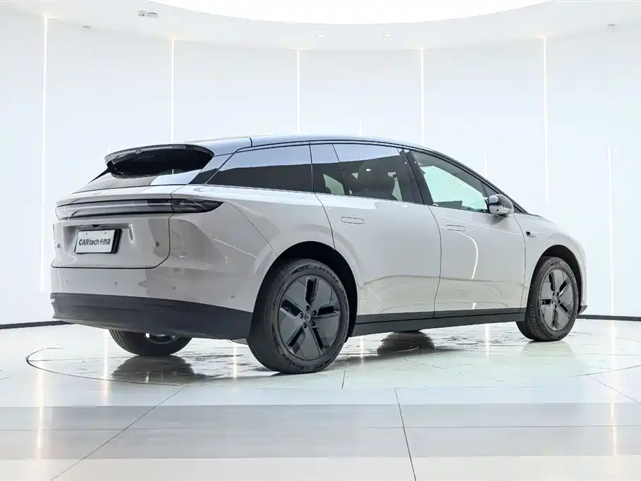 Li Auto Li Auto L6 2WD Standard Edition 2025 Model 2025 - thumbnail 5