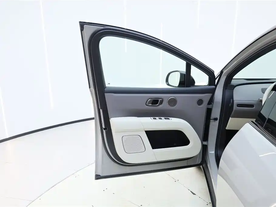 Li Auto Li Auto L6 2WD Standard Edition 2025 Model 2025 - thumbnail 18