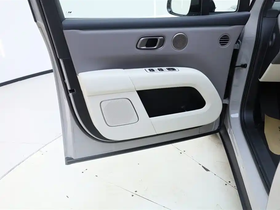 Li Auto Li Auto L6 2WD Standard Edition 2025 Model 2025 - thumbnail 19