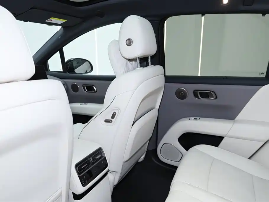 Li Auto Li Auto L6 2WD Standard Edition 2025 Model 2025 - thumbnail 23