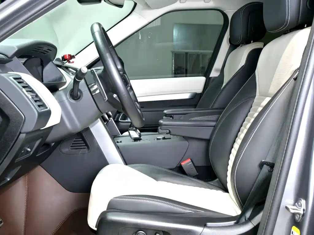 Land Rover Discovery 2024 360PS Dynamic SE 2023 - thumbnail 9