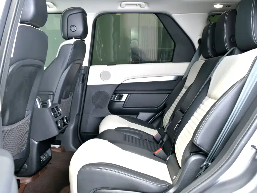 Land Rover Discovery 2024 360PS Dynamic SE 2023 - thumbnail 10