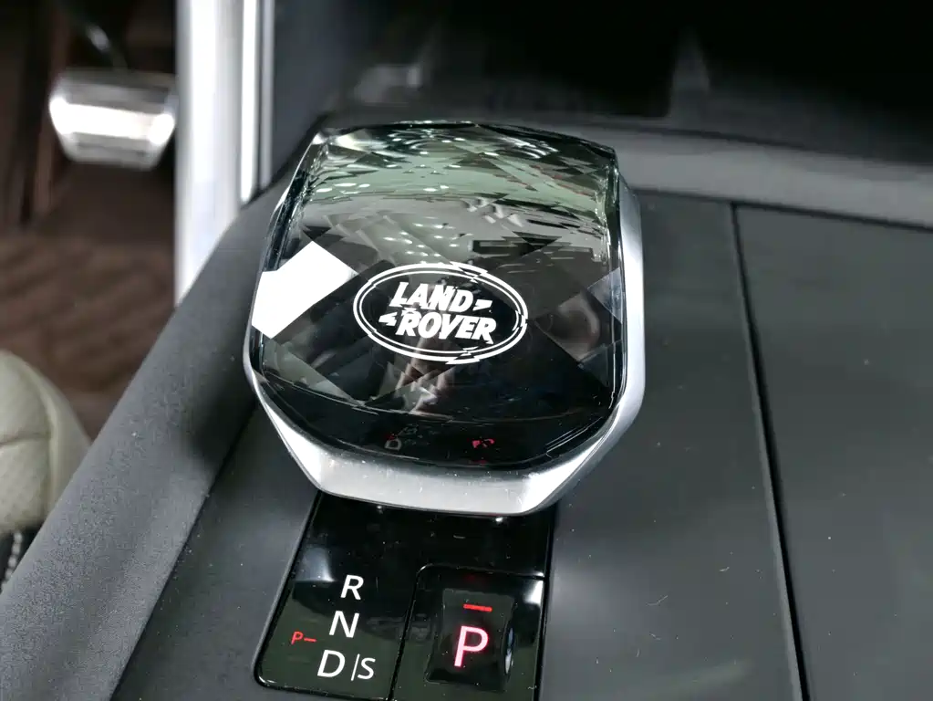 Land Rover Discovery 2024 360PS Dynamic SE 2023 - thumbnail 17