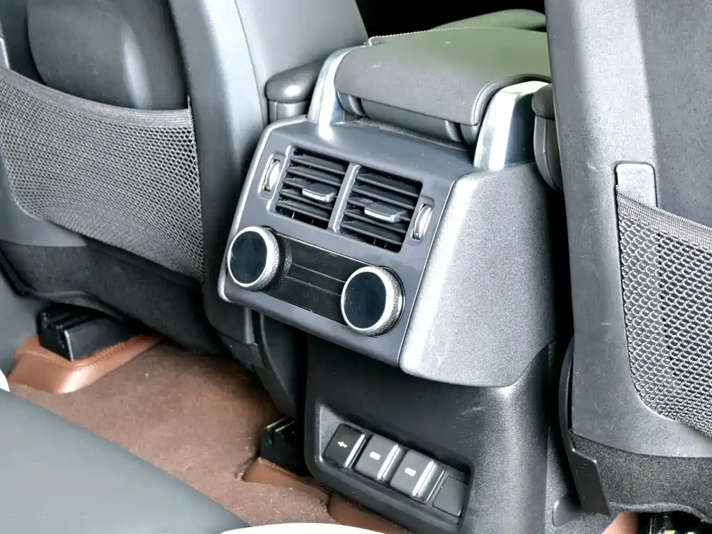 Land Rover Discovery 2024 360PS Dynamic SE 2023 - thumbnail 23