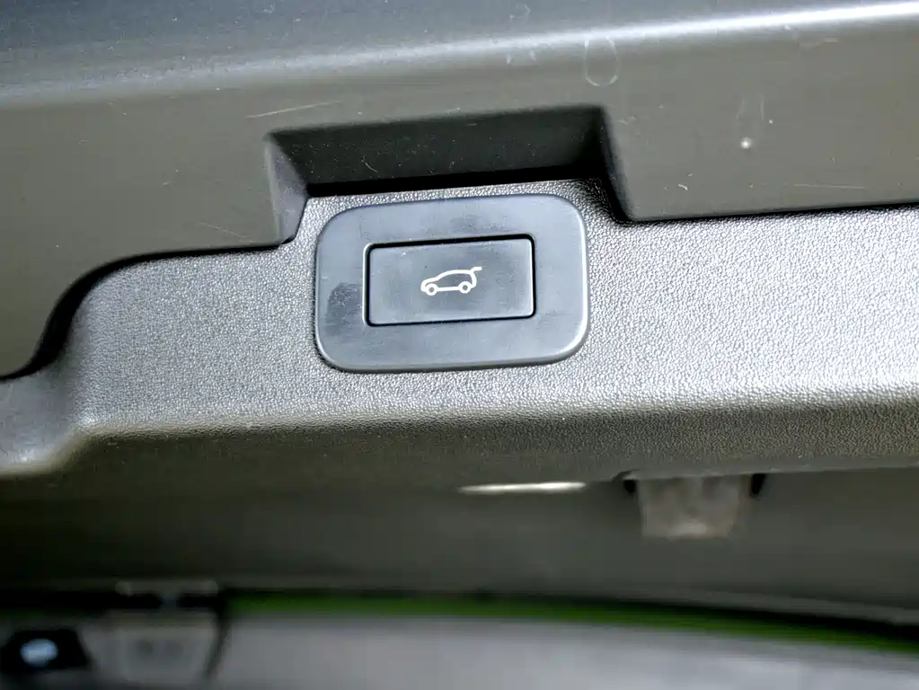 Land Rover Discovery 2024 360PS Dynamic SE 2023 - thumbnail 26