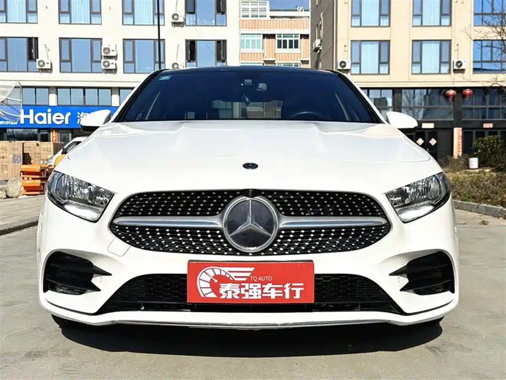 Mercedes-Benz Mercedes-Benz A-Class 2020 Facelift II A 180 L Sport Sedan 2020 - thumbnail 2