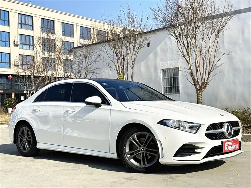 Mercedes-Benz Mercedes-Benz A-Class 2020 Facelift II A 180 L Sport Sedan 2020 - thumbnail 3