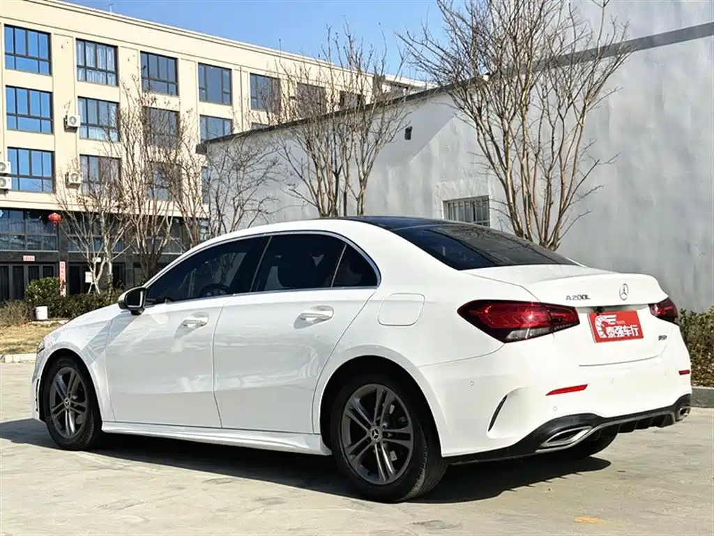 Mercedes-Benz Mercedes-Benz A-Class 2020 Facelift II A 180 L Sport Sedan 2020 - thumbnail 6