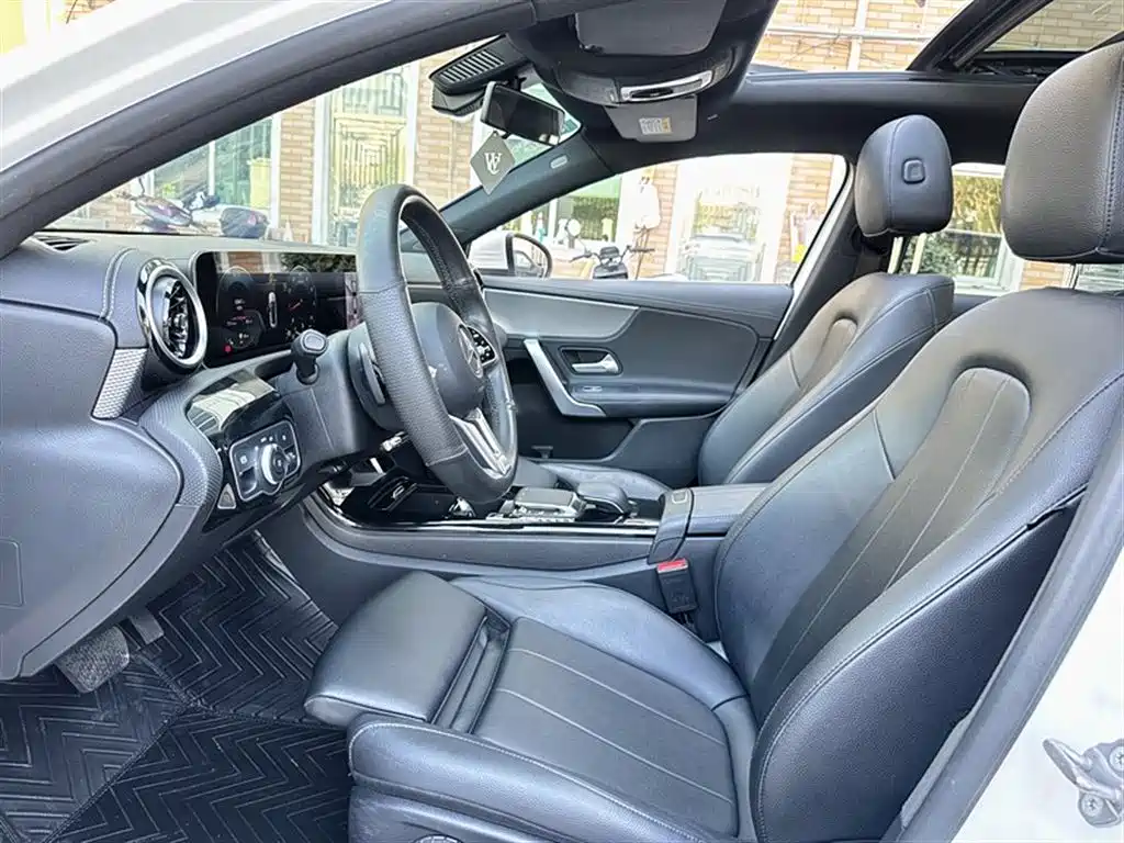 Mercedes-Benz Mercedes-Benz A-Class 2020 Facelift II A 180 L Sport Sedan 2020 - thumbnail 8