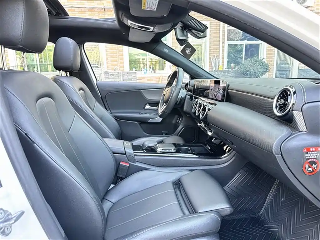 Mercedes-Benz Mercedes-Benz A-Class 2020 Facelift II A 180 L Sport Sedan 2020 - thumbnail 9