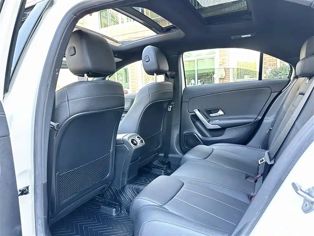 Mercedes-Benz Mercedes-Benz A-Class 2020 Facelift II A 180 L Sport Sedan 2020 - thumbnail 10