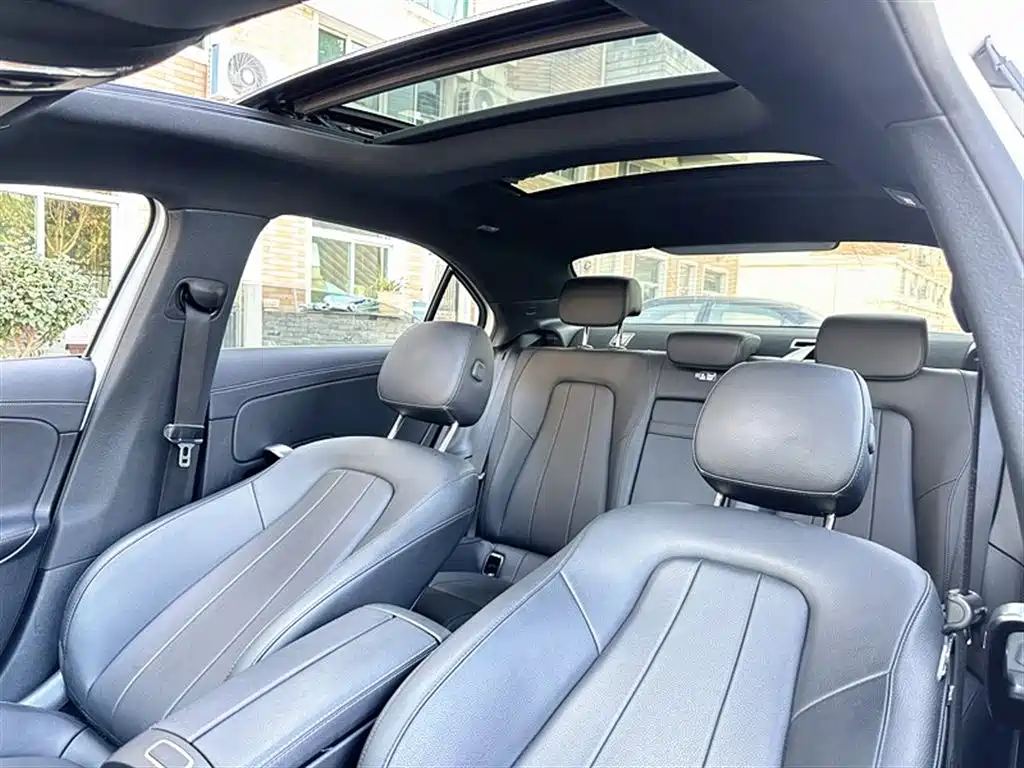 Mercedes-Benz Mercedes-Benz A-Class 2020 Facelift II A 180 L Sport Sedan 2020 - thumbnail 16