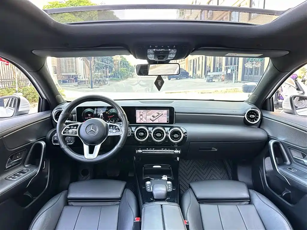 Mercedes-Benz Mercedes-Benz A-Class 2020 Facelift II A 180 L Sport Sedan 2020 - thumbnail 17