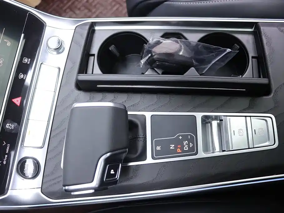 Audi Audi A6L 2025 Model Year Facelift 45 TFSI quattro Premium Dynamic Edition 2025 - thumbnail 10