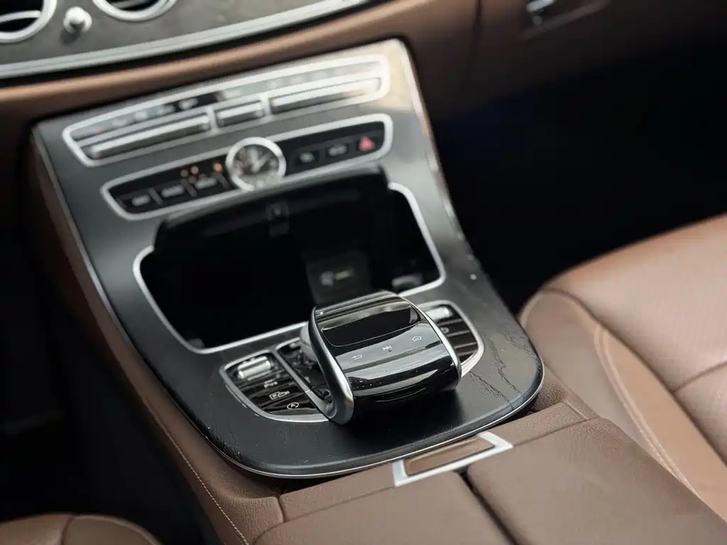 Mercedes-Benz Mercedes-Benz E-Class 2017 E 300 L Sport Fashion Edition 2018 - thumbnail 17