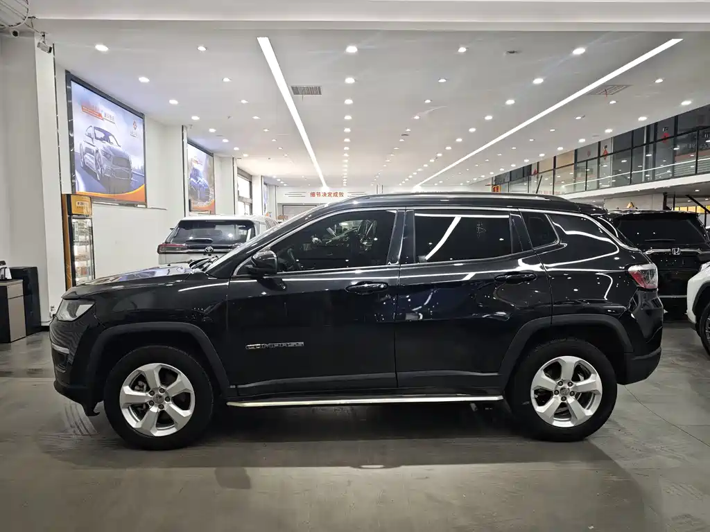 Jeep Jeep Cherokee 2019 220T Automatic Home Enjoy 4WD Version 2019 - thumbnail 4