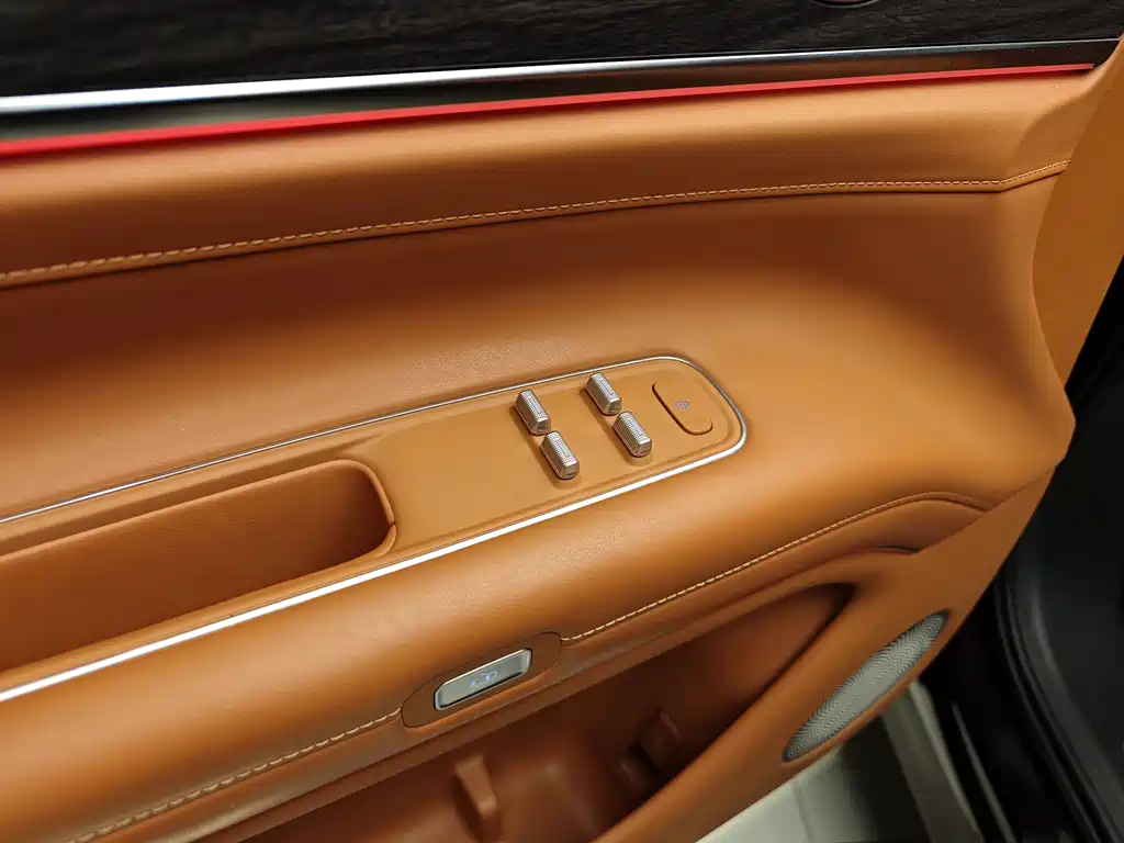 AITO M9 Aito M9 2024 Extended Range Ultra 42kWh 6-seater 2024 - thumbnail 9