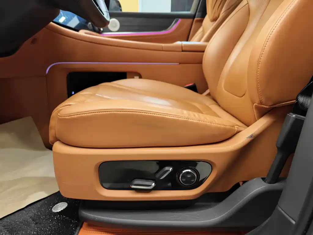 AITO M9 Aito M9 2024 Extended Range Ultra 42kWh 6-seater 2024 - thumbnail 10
