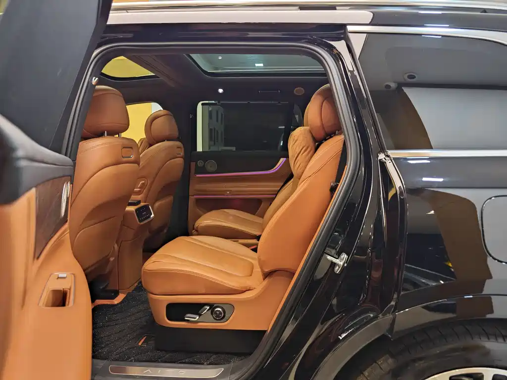 AITO M9 Aito M9 2024 Extended Range Ultra 42kWh 6-seater 2024 - thumbnail 25