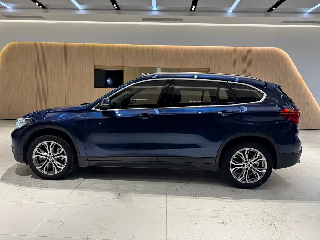BMW BMW X1 2019 sDrive20Li Leading Edition 2019 - thumbnail 3