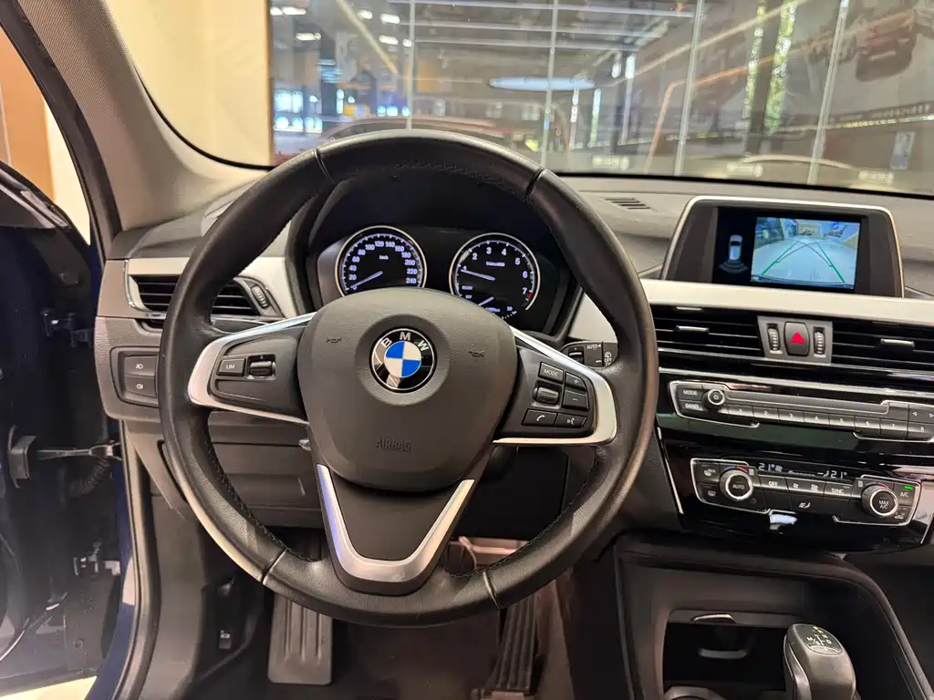 BMW BMW X1 2019 sDrive20Li Leading Edition 2019 - thumbnail 6