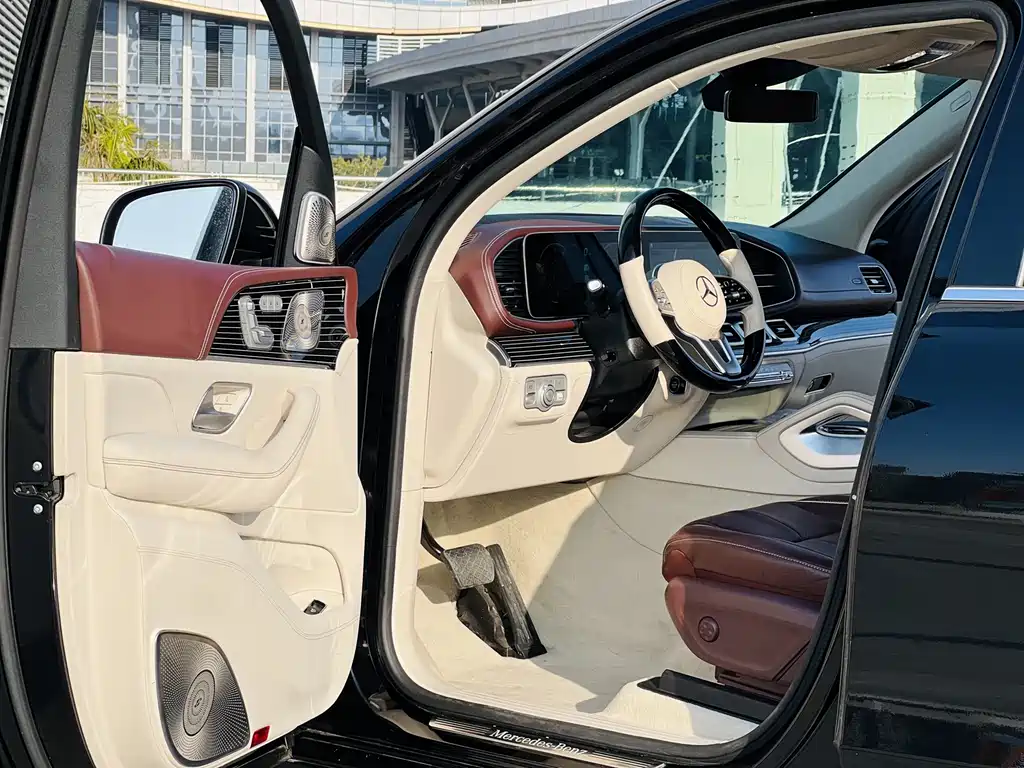 Mercedes-Benz Mercedes-Benz GLS 2023 Facelift GLS 450 4MATIC Luxury 2023 - thumbnail 4