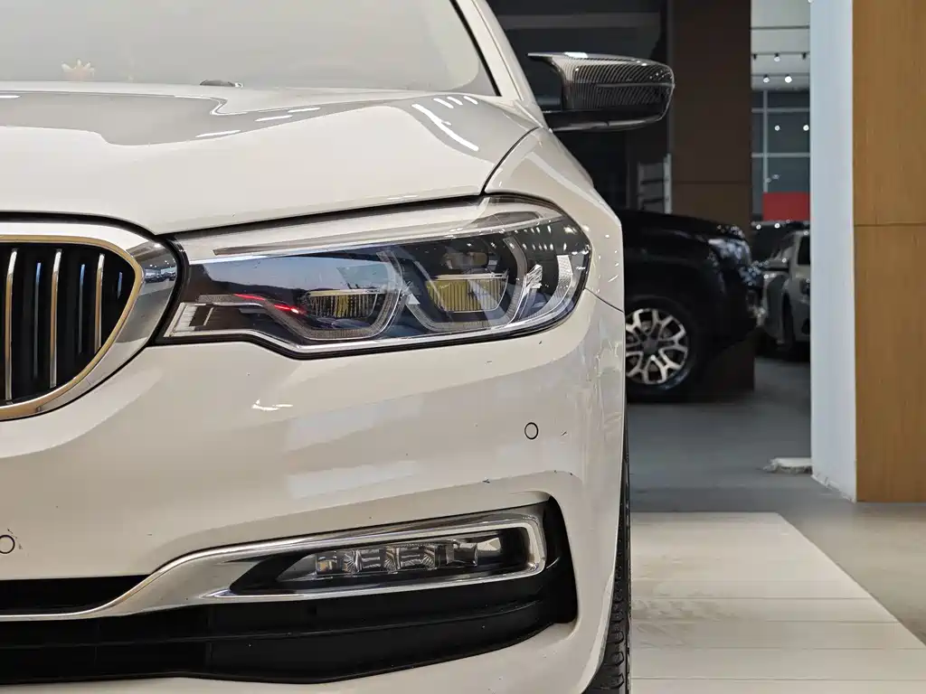 BMW BMW 5 Series Hybrid 2018 530Le Luxury Package 2018 - thumbnail 2