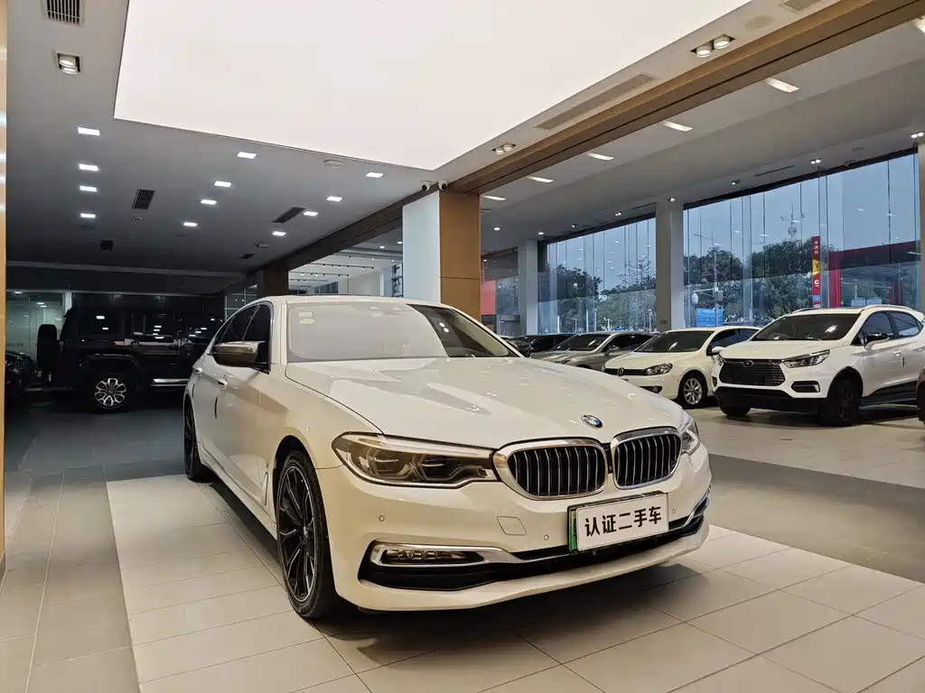 BMW BMW 5 Series Hybrid 2018 530Le Luxury Package 2018 - thumbnail 4