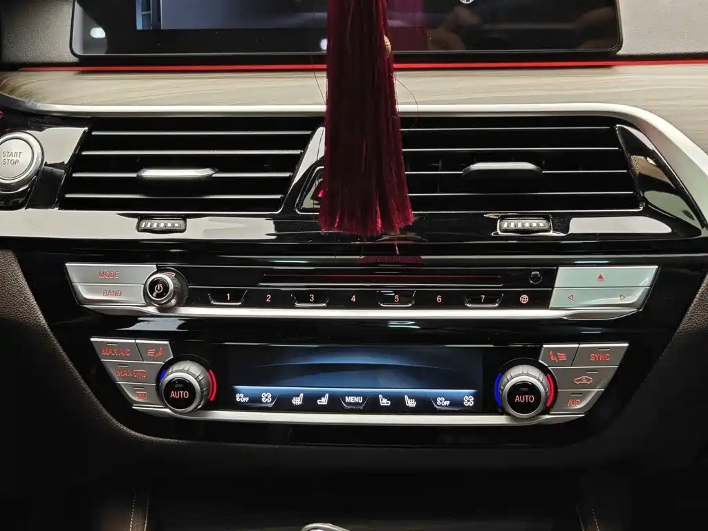 BMW BMW 5 Series Hybrid 2018 530Le Luxury Package 2018 - thumbnail 17