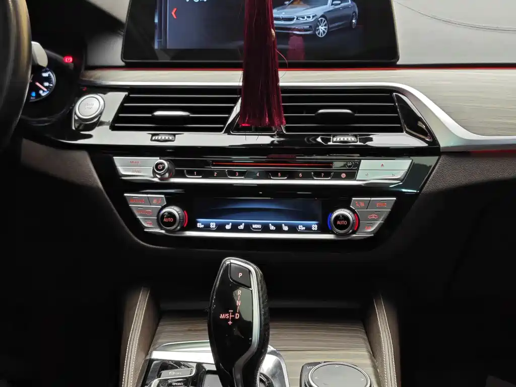 BMW BMW 5 Series Hybrid 2018 530Le Luxury Package 2018 - thumbnail 20