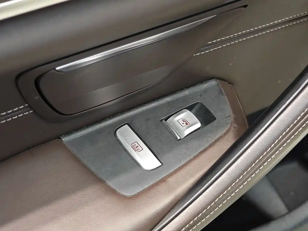 BMW BMW 5 Series Hybrid 2018 530Le Luxury Package 2018 - thumbnail 23