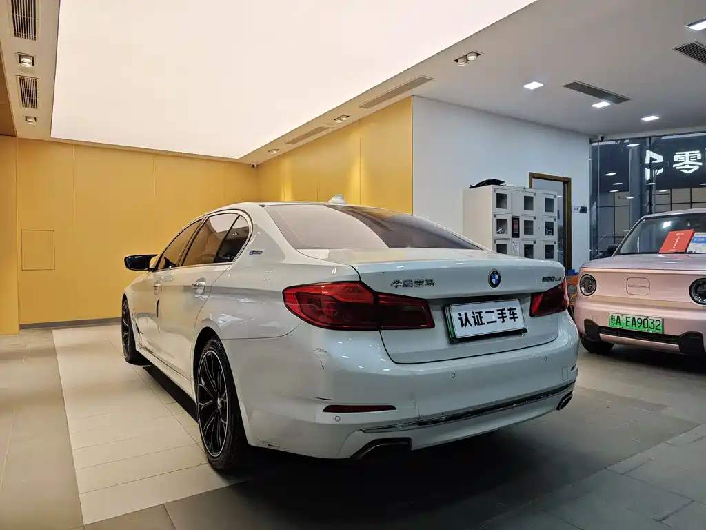 BMW BMW 5 Series Hybrid 2018 530Le Luxury Package 2018 - thumbnail 28