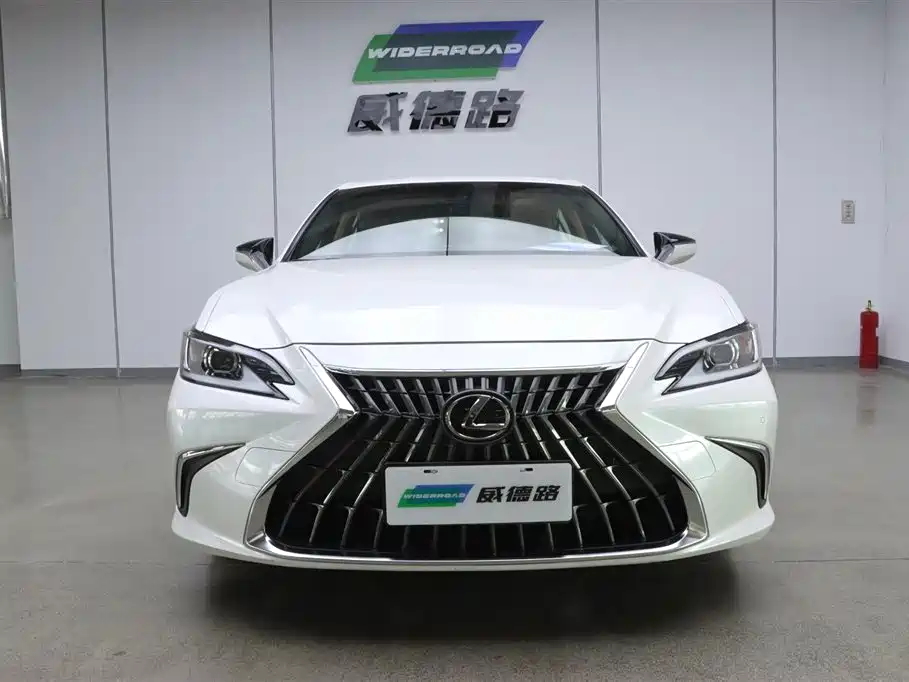 Lexus Lexus ES 2022 200 Excellent Edition 2023 - thumbnail 2