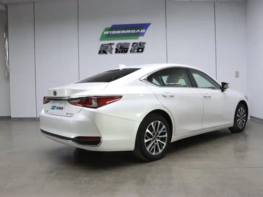 Lexus Lexus ES 2022 200 Excellent Edition 2023 - thumbnail 3