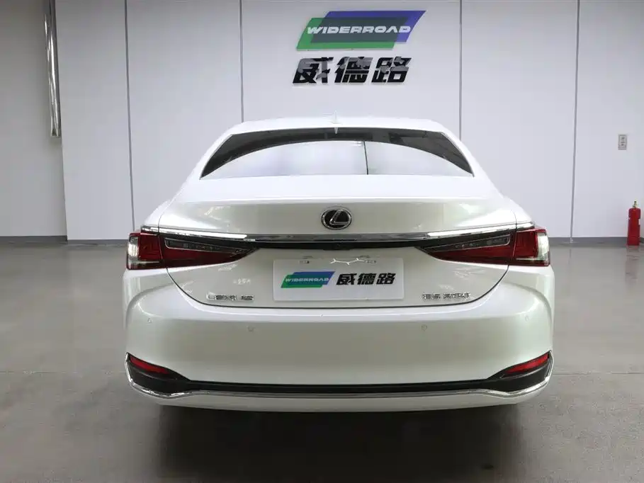 Lexus Lexus ES 2022 200 Excellent Edition 2023 - thumbnail 5
