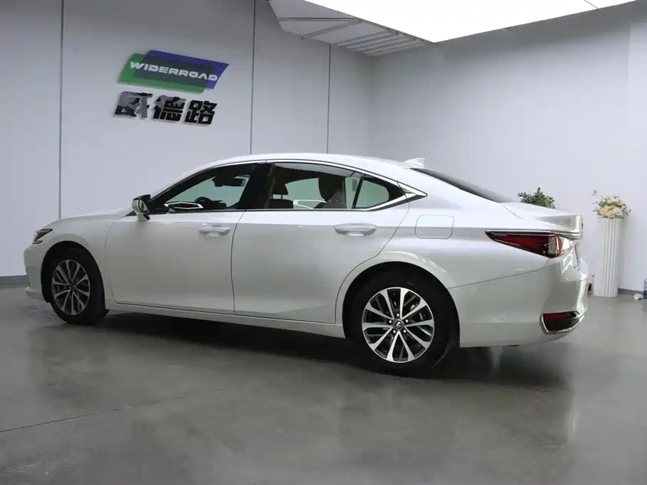 Lexus Lexus ES 2022 200 Excellent Edition 2023 - thumbnail 7